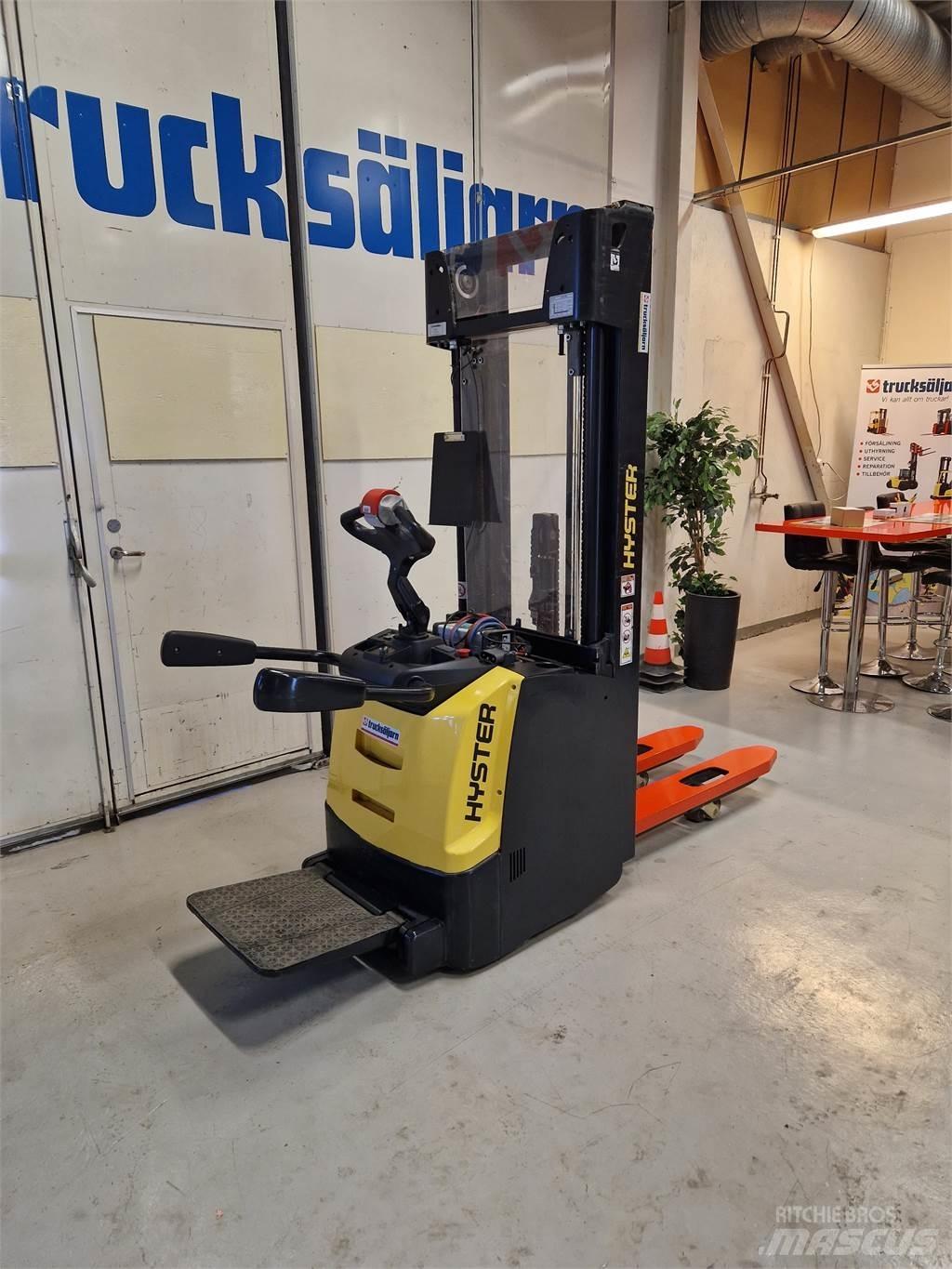 Hyster S1.4S IL Stapelaar meeloop