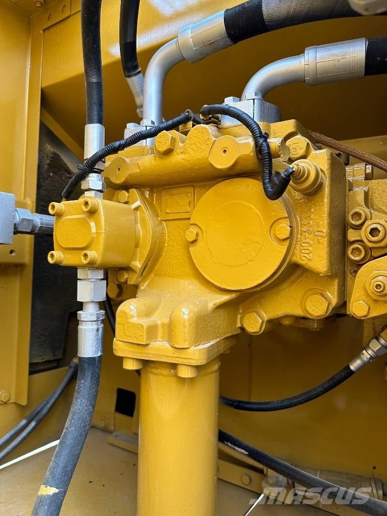 CAT 330D Rupsgraafmachines
