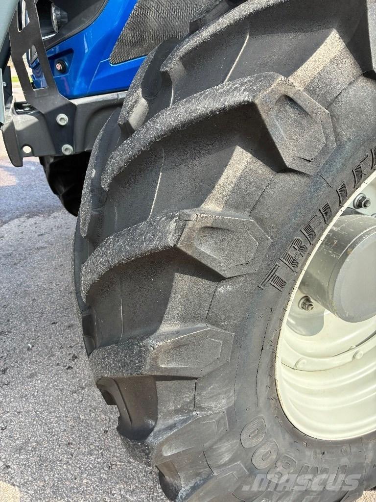 Valtra T 194 Versu Tractoren