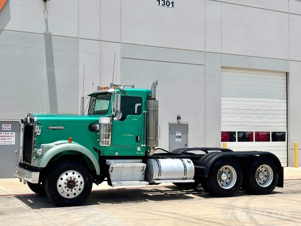 Kenworth W 900 Trekkers