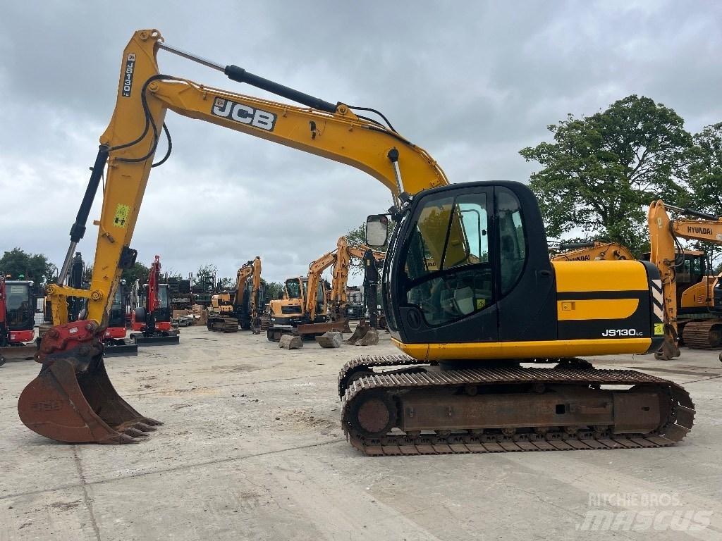 JCB JS 130 Rupsgraafmachines