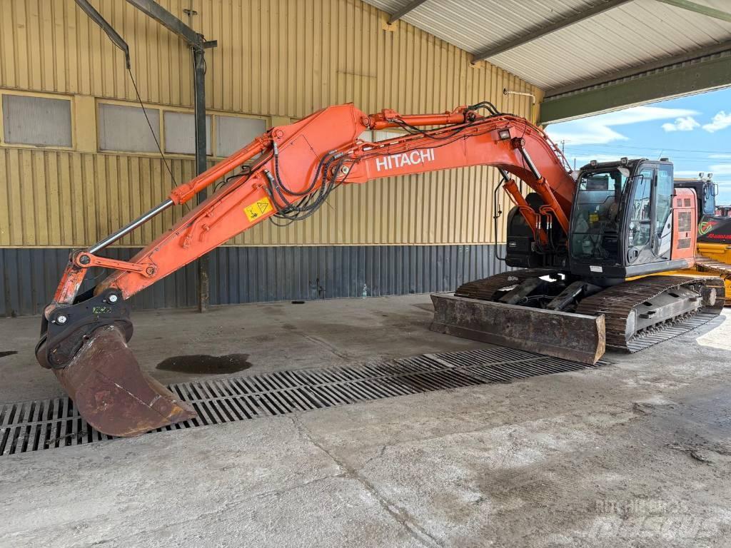 Hitachi ZX 225 Rupsgraafmachines