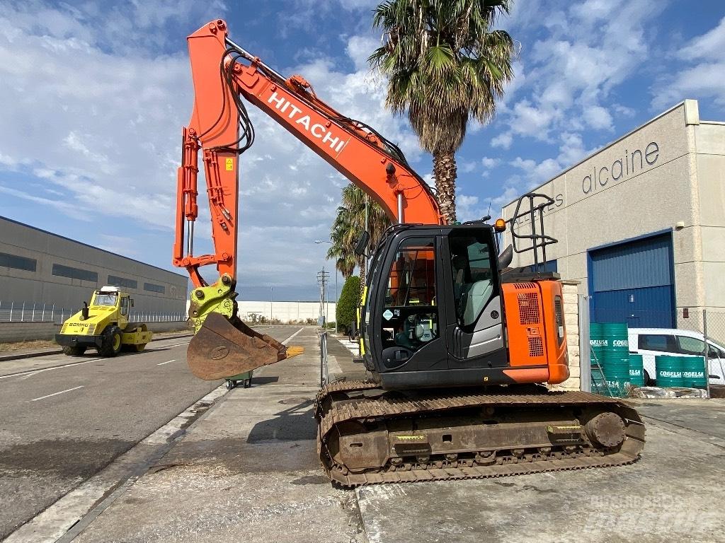 Hitachi ZX 135 US-6 Rupsgraafmachines