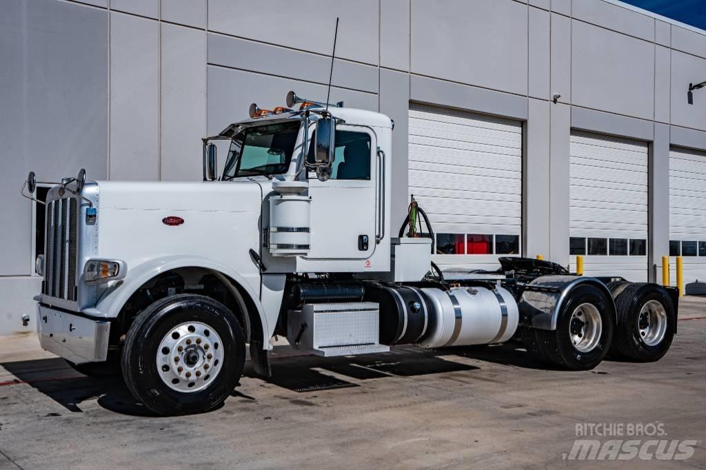 Peterbilt 389 Trekkers