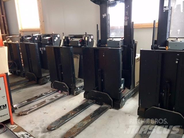 Crown LP 3020 Orderpicker voor middelhoog niveau