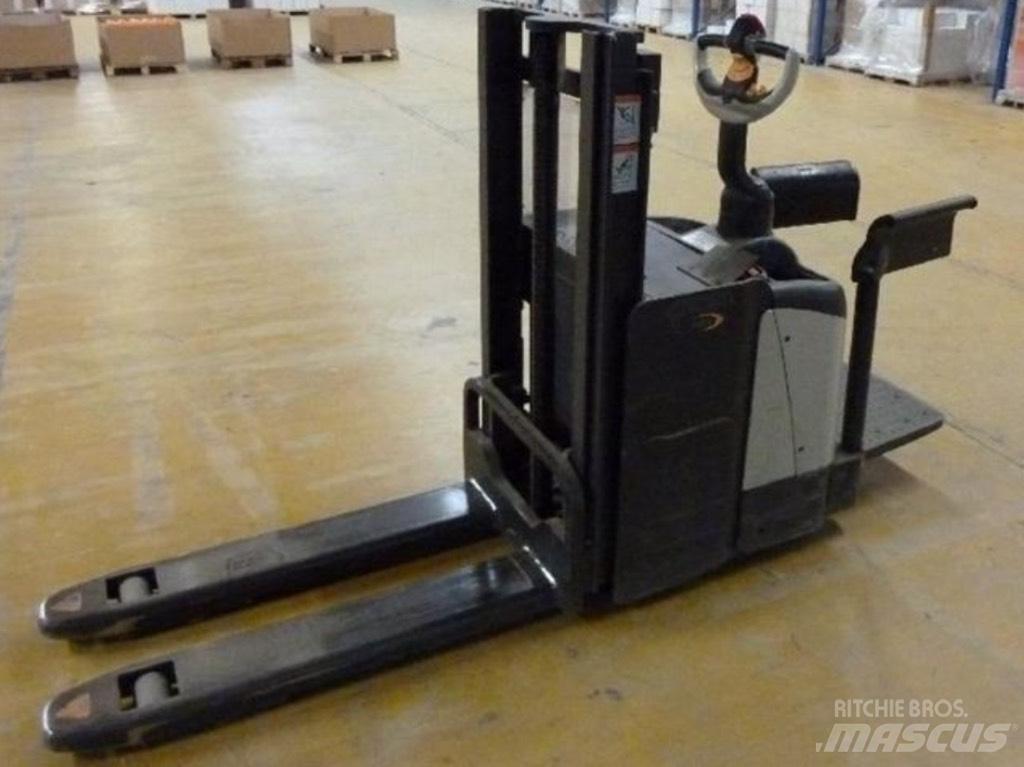 Crown LP 3020 Orderpicker voor middelhoog niveau
