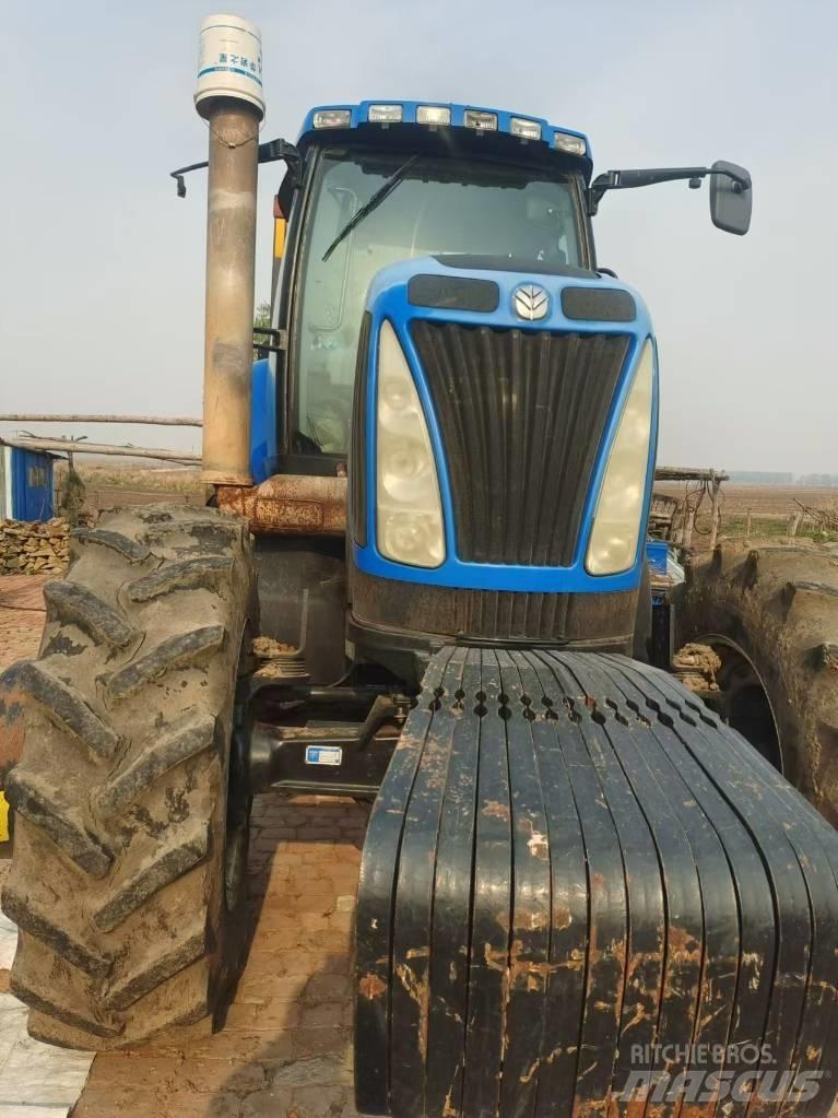 New Holland T8040 Tractoren