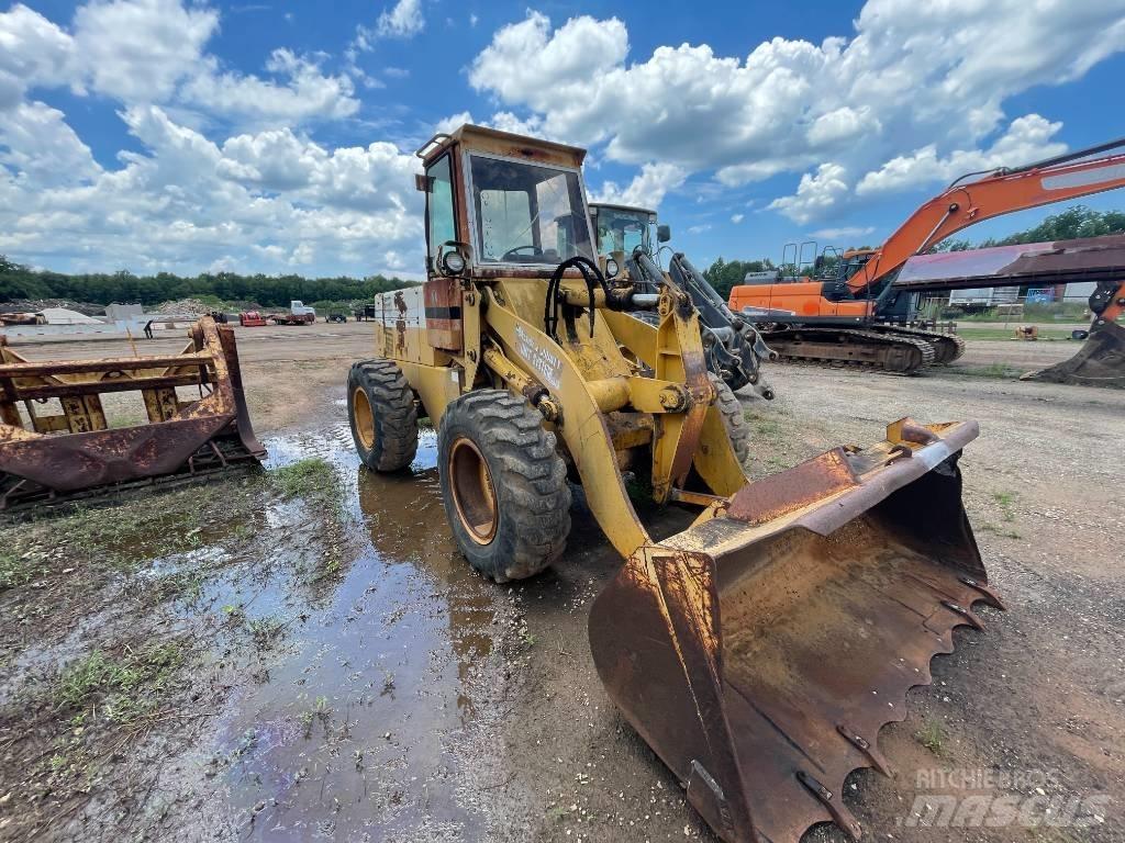 International 515 Wielladers