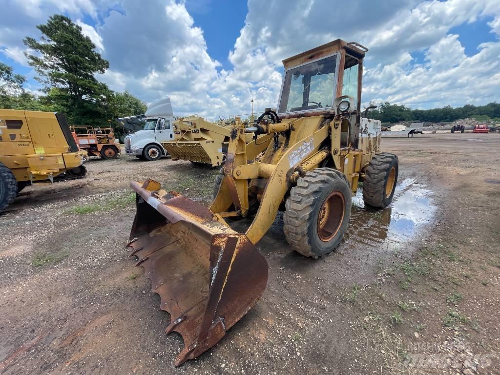 International 515 Wielladers