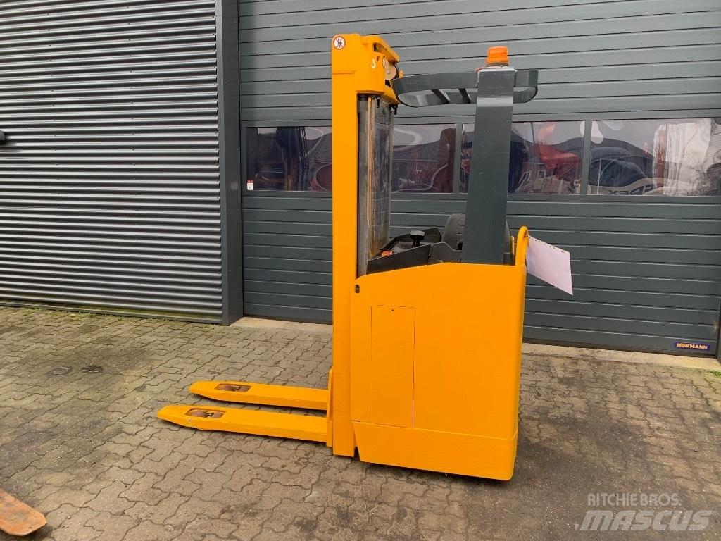 Jungheinrich ESC316 Reachtruck voor hoog niveau