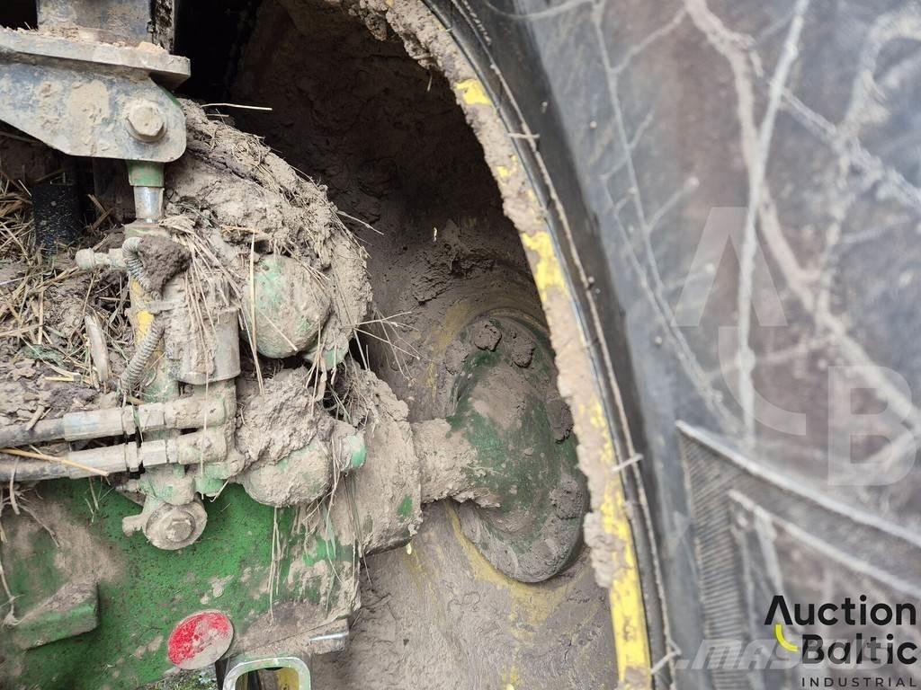 John Deere 6210 R Tractoren