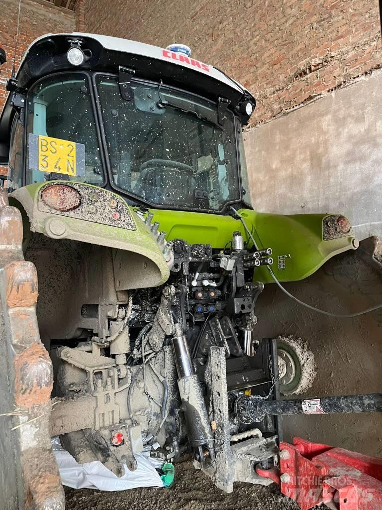 CLAAS Arion 460 Tractoren