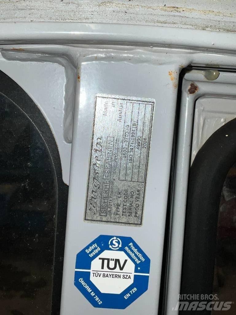 Neuson 2503 / 3503 Cabine en interieur