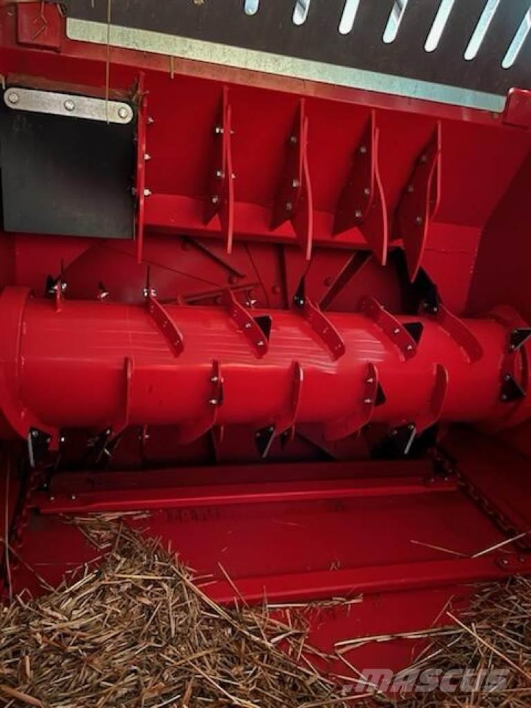 Silofarmer P 280 Balenhakselaars, -snijders en -afwikkelaars