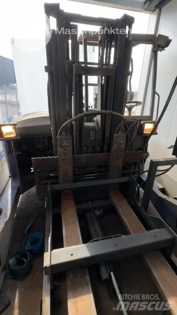 Moffett M4 25.3 NX Diesel heftrucks