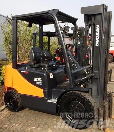 Doosan D25S-5 Diesel heftrucks