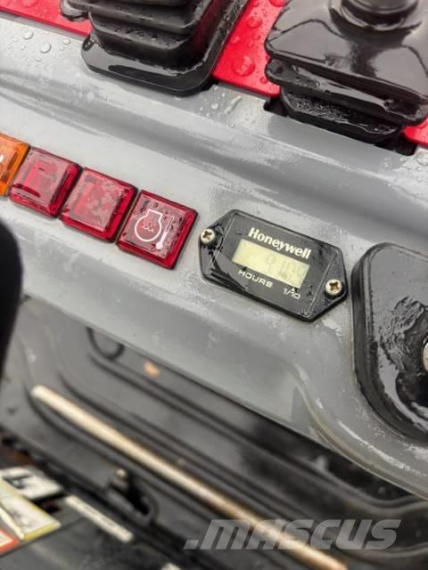 Takeuchi TB 210 R Minigraafmachines < 7t