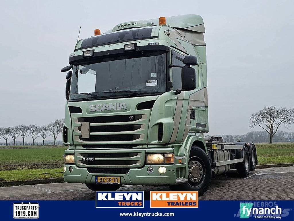 Scania G440 Vrachtwagen met containersysteem