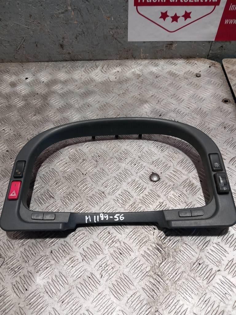 MAN TGM  81617016333 Cabine en interieur