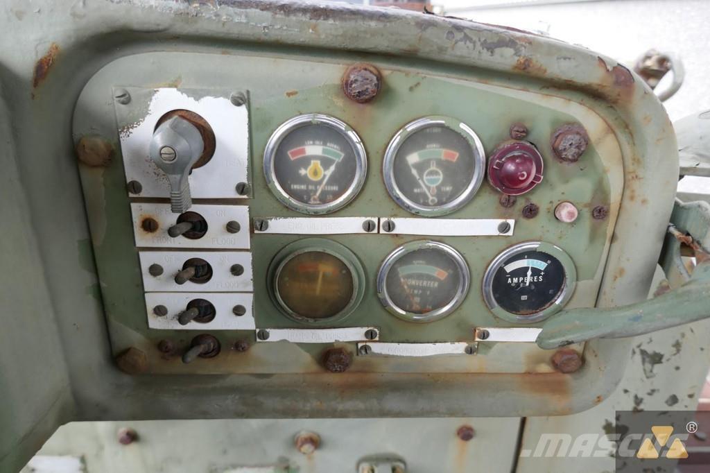 CAT D7F Ex-army Rupsdozers