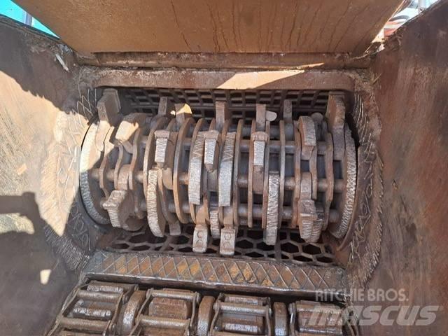 Morbark 6400XT Shredders