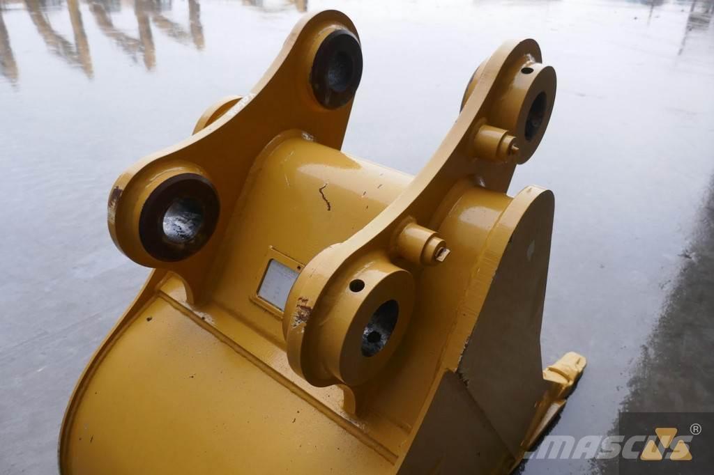 CAT 320 Bucket Bakken