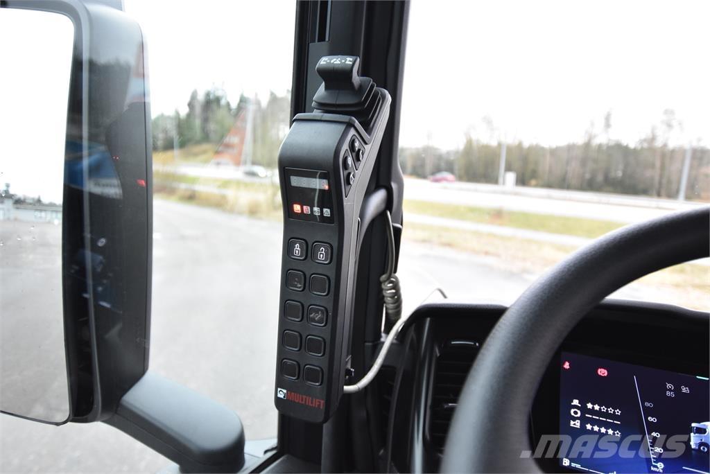 Scania P420 6X2 Vrachtwagen met containersysteem