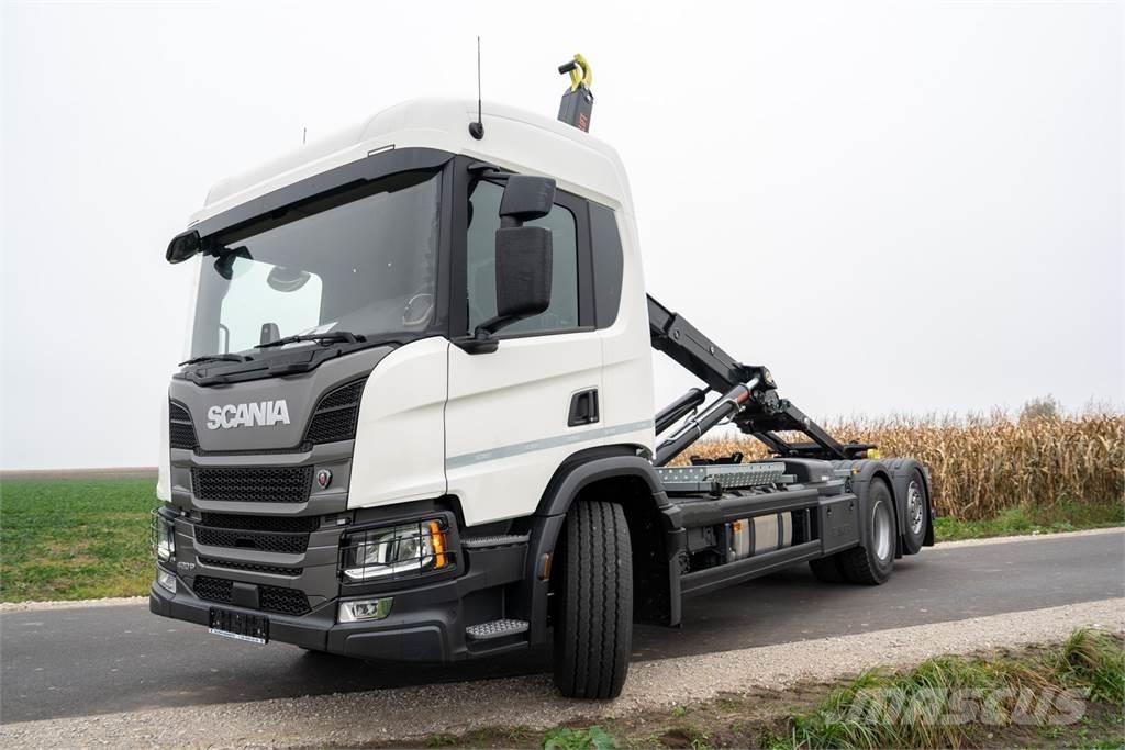 Scania P420 6X2 Vrachtwagen met containersysteem
