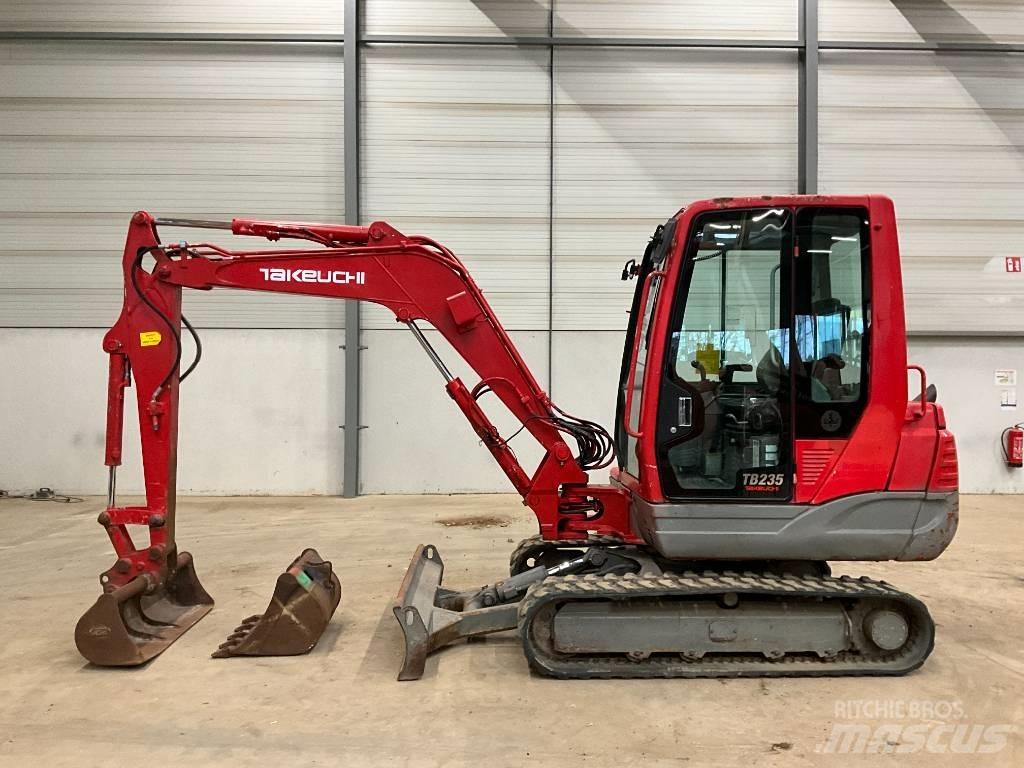 Takeuchi TB 235 Minigraafmachines < 7t