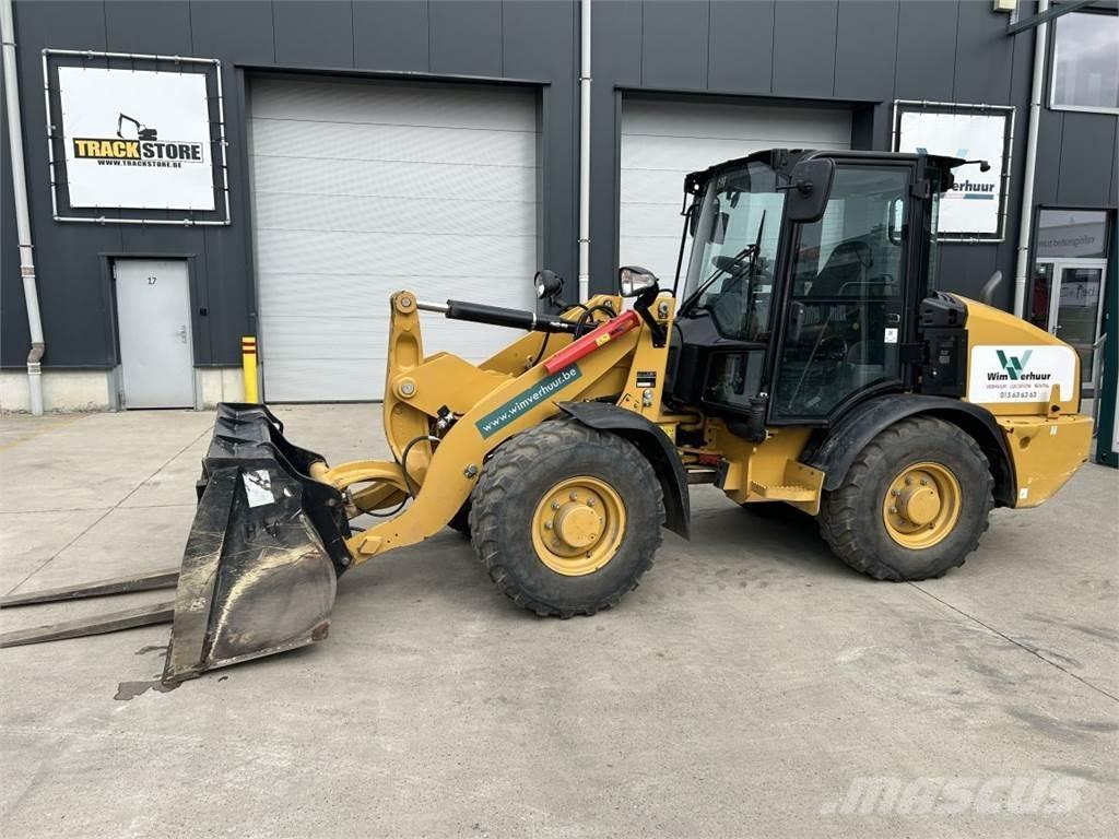 CAT 906M (8758) Knik- en schrankladers