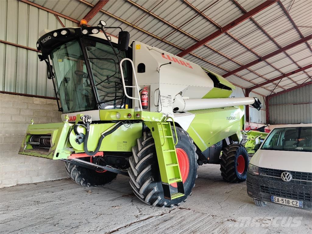 CLAAS TUCANO 480 Maaidorsmachines