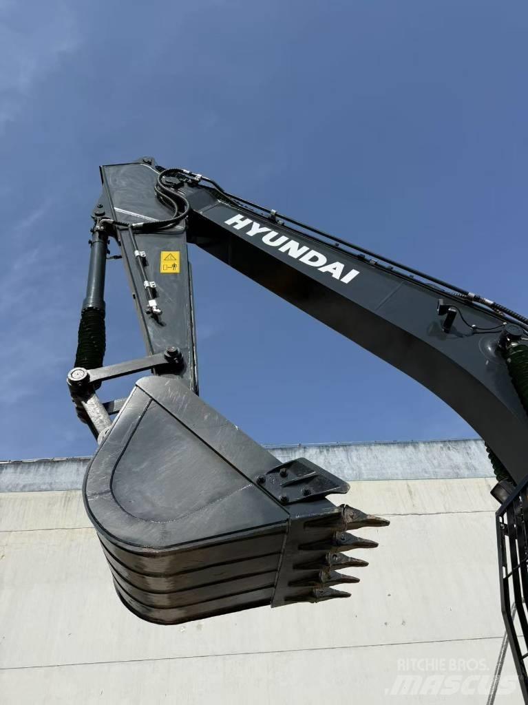 Hyundai R220-9S Rupsgraafmachines