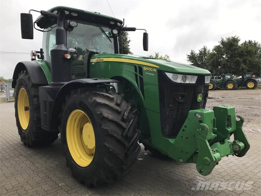 John Deere 8400R Tractoren