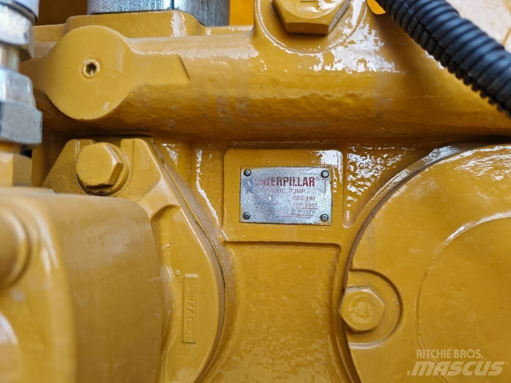 CAT 329 D Rupsgraafmachines
