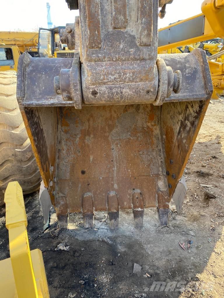 Hyundai R 215-9 Rupsgraafmachines