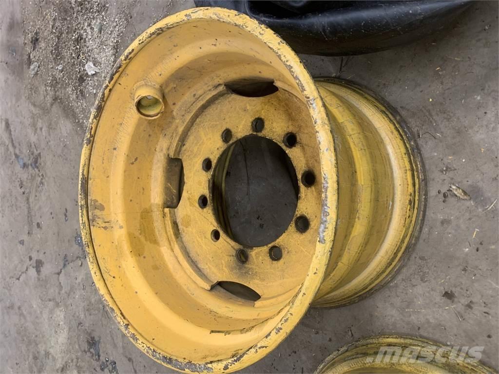 Ösa 250 20x26,5 Banden, wielen en velgen