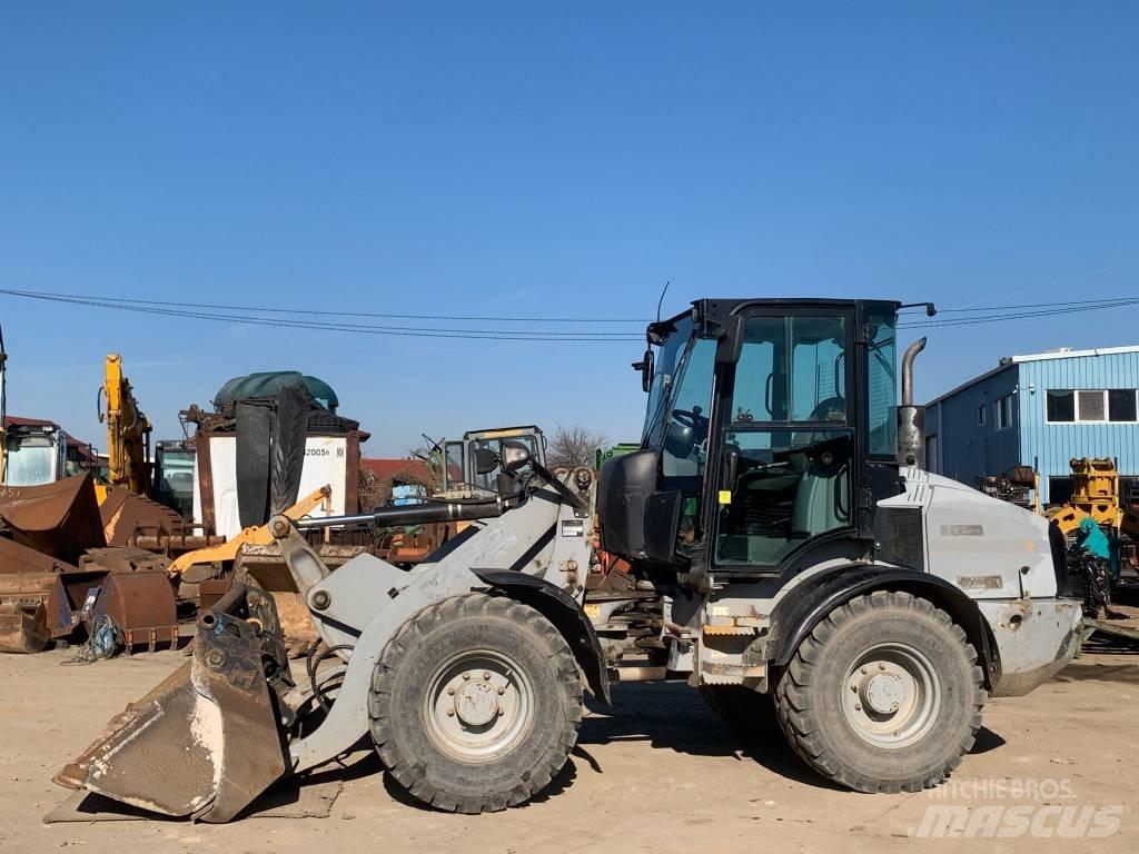 CAT 908H Wielladers