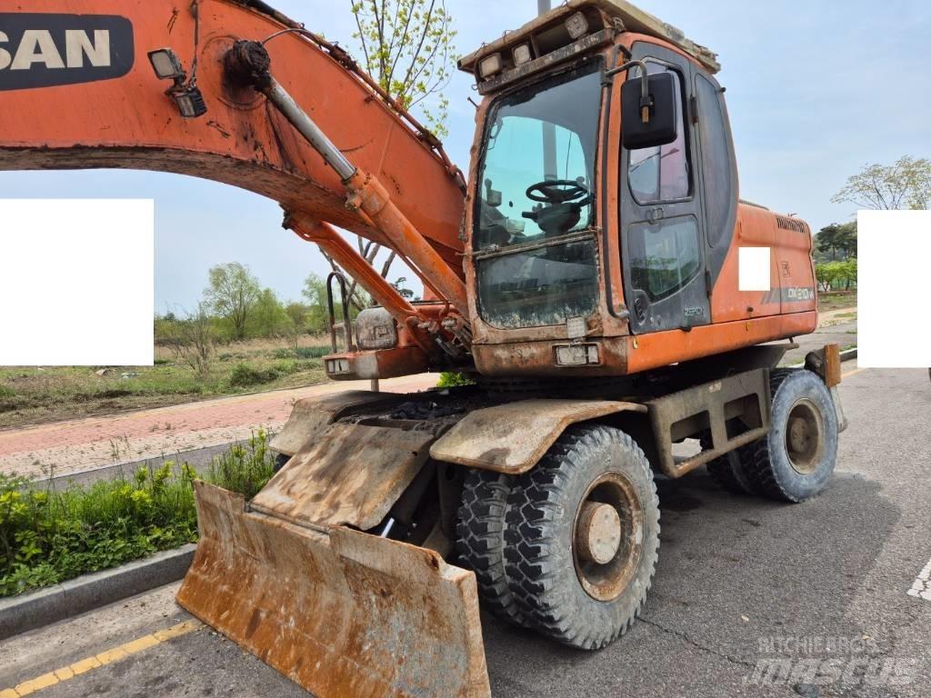 Doosan DX210WA Wielgraafmachines