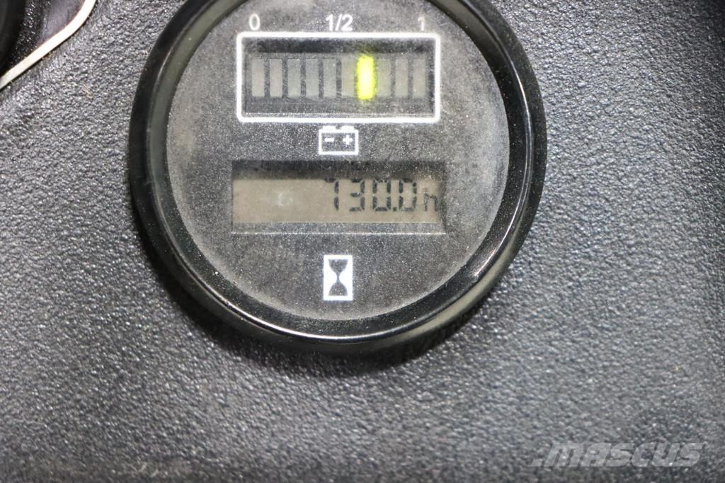 Komatsu CNI 14 Stapelaar meeloop