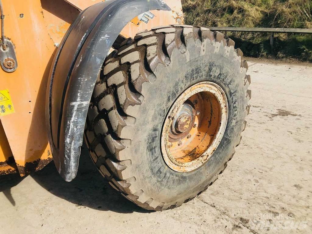 CASE 721 F Wielladers