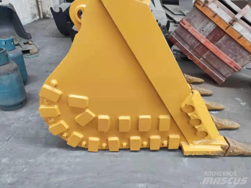 Komatsu PC210 Bakken