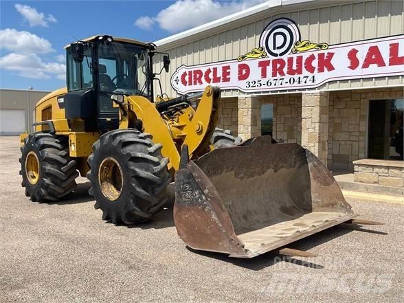CAT 930M Wielladers