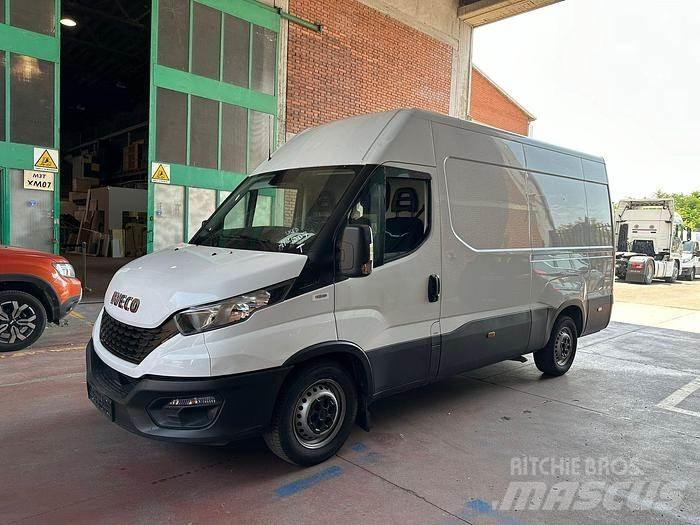 Iveco 35S16 Gesloten bedrijfswagens