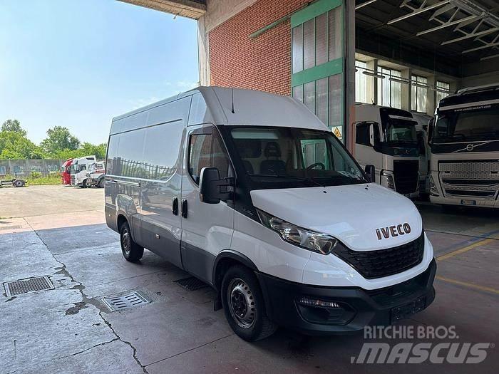 Iveco 35S16 Gesloten bedrijfswagens