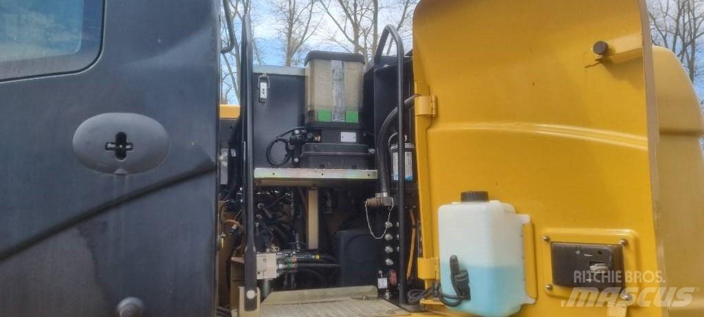 CAT M 313 D Wielgraafmachines