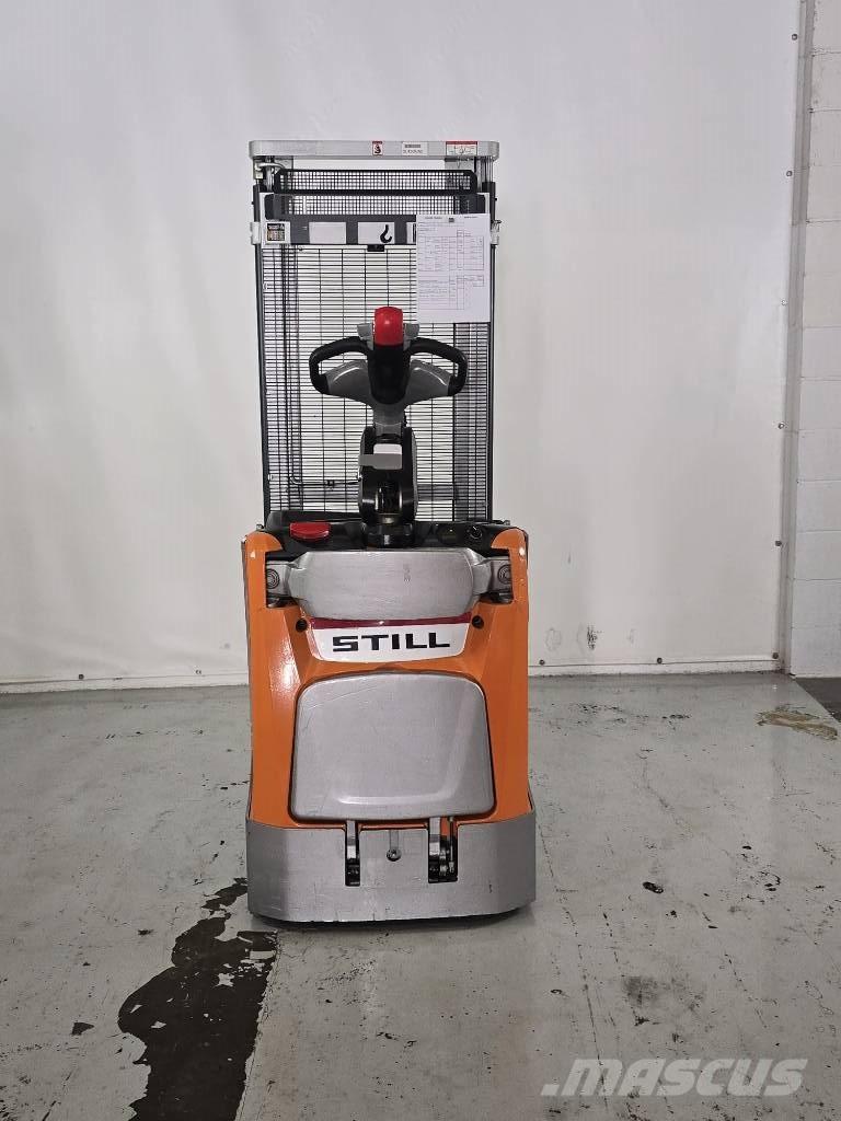 Still EXD SF 20I Zelfrijdende stapelaars