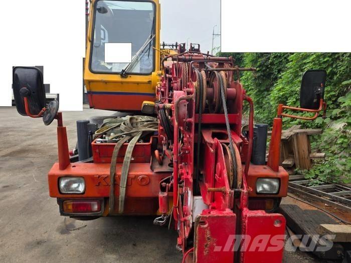Kato MR100 Ruwterrein kranen