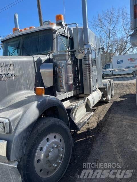 Kenworth W900 Trekkers