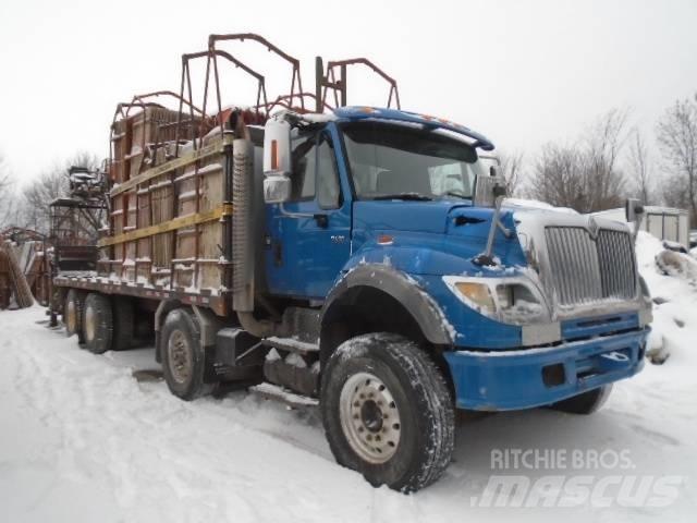 International 4600 Platte bakwagens