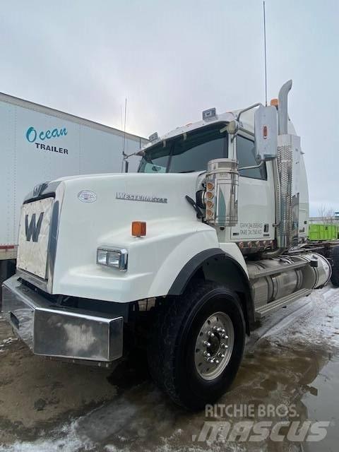 Western Star 4900SB Trekkers